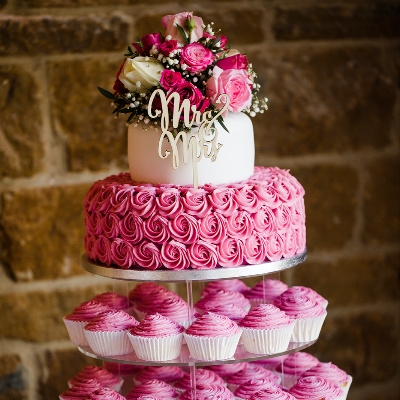 Discover bespoke wedding cakes from Gardners Cakery