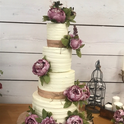 Discover this East Midlands wedding cake supplier