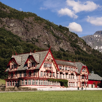 Honeymoon News: Hotel Union Øye in Norway has re-opening its doors