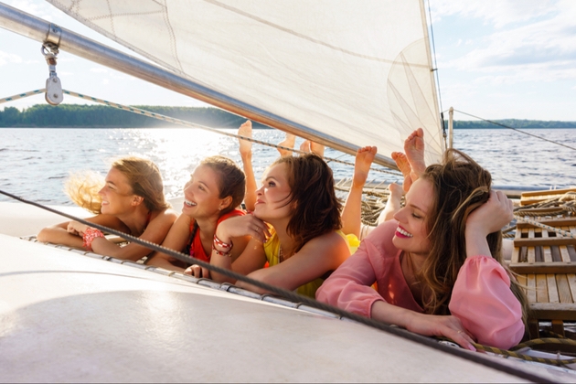 8 reasons why you should hire a yacht for your hen party: Image 1