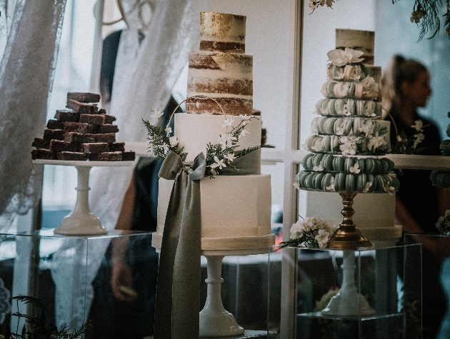 Planning your wedding cake? You've come to the right place: Image 1