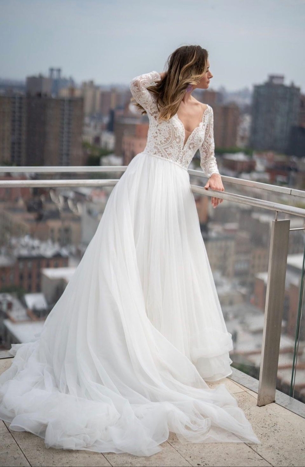 Find your perfect wedding dress no matter your shape or size: Image 1
